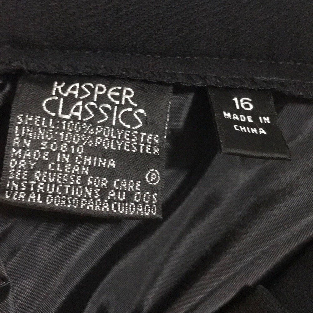 KASPER Suit - Picture 7 of 7